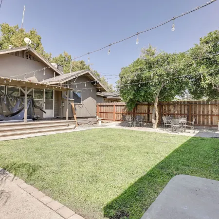 Sunny Turlock Cottage Walk to Downtown!