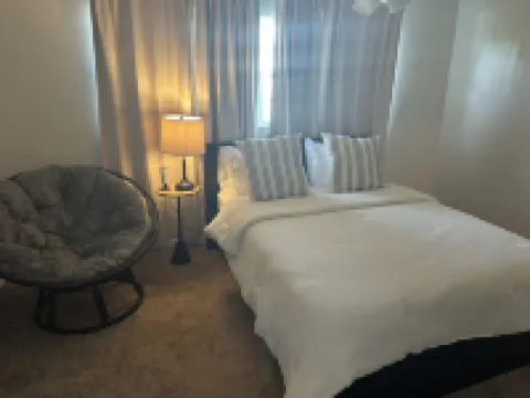 Cozy Coastal Getaway / Short walk to Intracoastal / Pool Access.