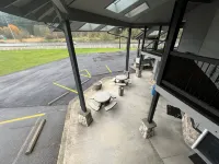 Seasons Motel - parking