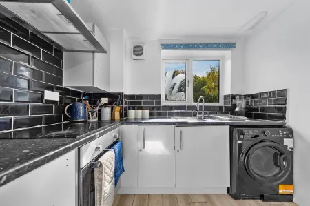 Stunning 1 Bedroom Apartment in Dagenham