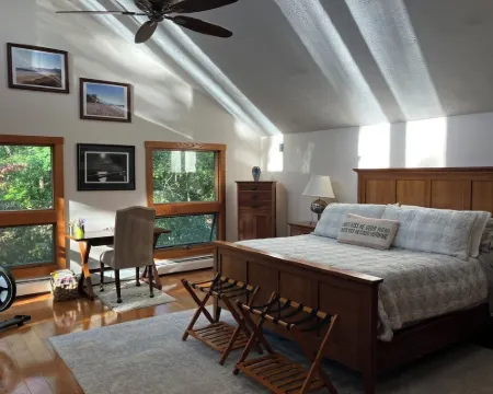 Annapolis Area Gem for Family and Friends Hotels in Parole