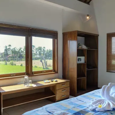 The Studio at Warung Bambu Pemaron Hotel berhampiran Pantai Desa Pemaron