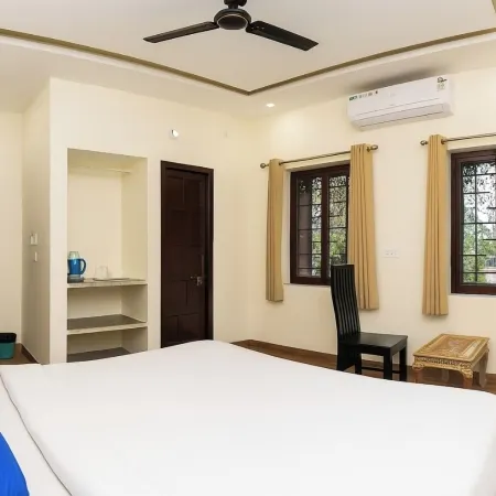 Devdarshan Hotel & Restaurant