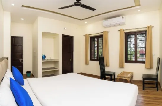 Devdarshan Hotel & Restaurant Hotels near Fateh Memorial Clock Tower