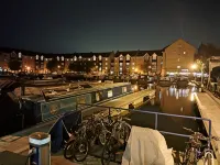 Canalside Chic – Your London Escape Starts Here!  Wifi and Airport Transfers