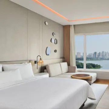 The Westin Mumbai Powai Lake Отели рядом с достопримечательностью «Национальный институт промышленного инжиниринга»