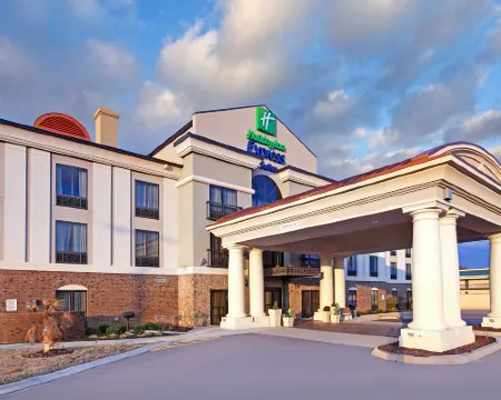 Holiday Inn Express & Suites COVINGTON by IHG Hotels in Covington