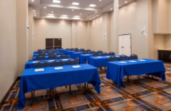 Holiday Inn Express & Suites SAN ANTONIO MEDICAL-SIX FLAGS by IHG