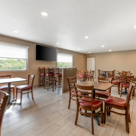 Sleep Inn & Suites