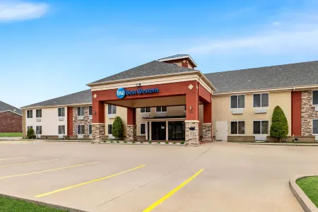 Best Western Kenosha Inn Отели рядом с достопримечательностью «Суперцентр Уолмарт»