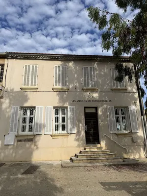 波爾克羅勒花園飯店 耶爾羣島附近的飯店