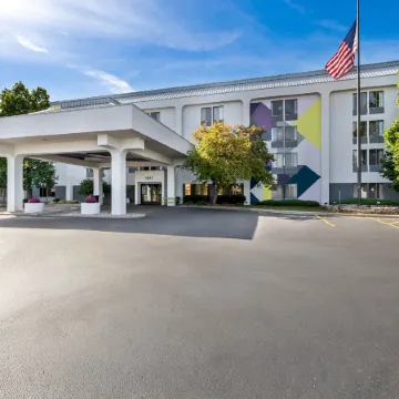 Spark by Hilton Green Bay