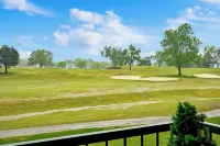 Home on the Golf Range - Holiday Hills Branson - Golf Resort - Outdoor Pools - Parkplatz