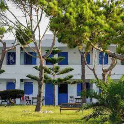 Lagada Beach Hotel Hotel Exterior