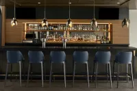 Renaissance Raleigh North Hills Hotel - bar