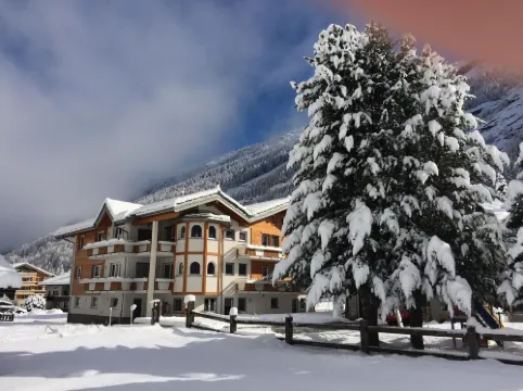 Mountain Stay With Balcony