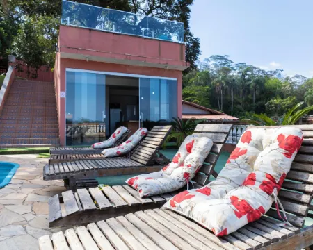 Sítio com 5 suítes e piscina Hotels in Ibiuna