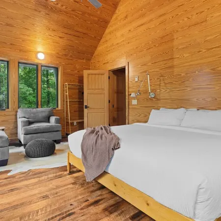 Modern Cabin - Private Mountaintop Location, Hot Tub, Outdoor Shower, Fireplace