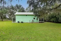 1/2 Mi to Sapelo River: Family Home w/ Large Yard - 2-Star