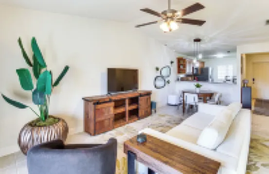 Golf Getaway: Cape Coral Condo 1 Mi to River!