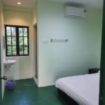 Audi GuestHouse Hotel berhampiran Bunface Potato Carnivorous Plants