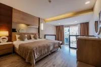 Club Melas Privé - Kitchens