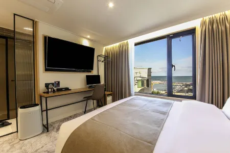 Busan Songjeong Brooks Hotel