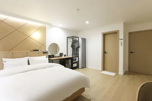 Brown Dot Hotel Gumi Okgye