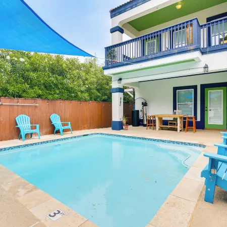 Steps to Beach: Oceanside Townhome w/ Heated Pool