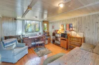 On-site Trails, Pond! Rustic Harpers Ferry Cabin - 3-Star