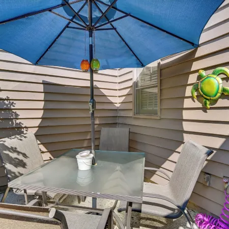 Coastal Vacation Rental - 2 Mi to Huntington Beach