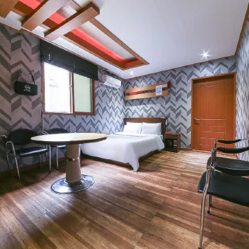 Hotel Luis Отели рядом с достопримечательностью «Наукоград Daedeok»