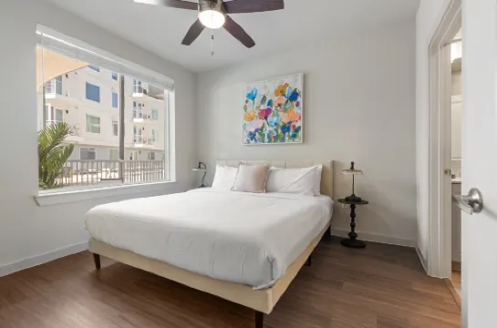 Modern 2BR Poolside Patio Suite in North Austin