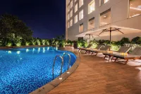 Lemon Tree Premier, Mumbai International Airport - piscina