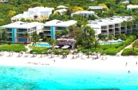 Exquisitely Updated at Coral Gardens -Directly on Grace Bay Beach!!! - 2 stjerner
