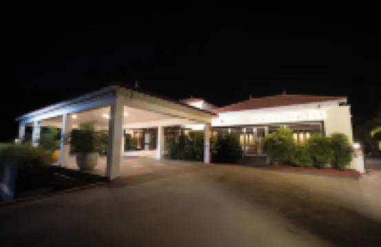 D Wayfarer Inn Resort