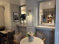 Hotel Dauphin Hotels in Puteaux