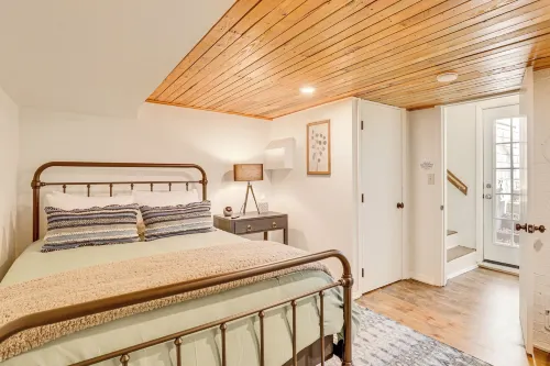 Trails, Wine & Events! Cuyahoga Falls Retreat - Homestays