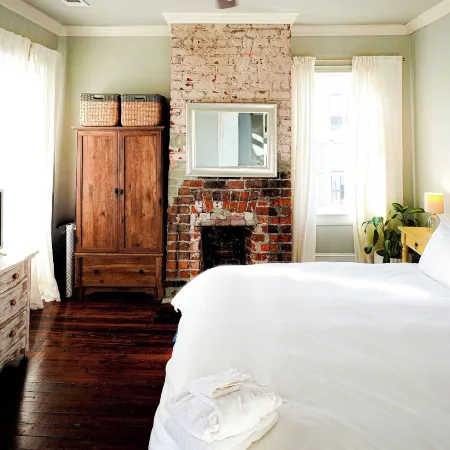 Historic Savannah Home with Private Hot Tub