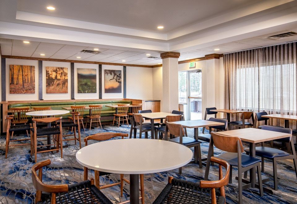 페어필드 인 & 스위트 새러토가 몰타