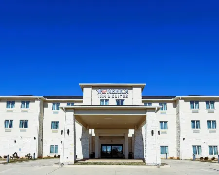 Merica Inn & Suites Hotels in Van Zandt County