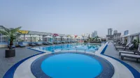 celebrity stay - Rooftop Pools