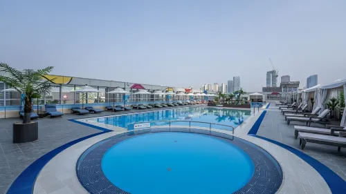 celebrity stay - Pools