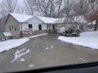 Cozy Guest Suite with Hot Tub in Davison