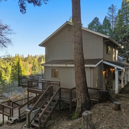Forest View Cabin - 4 Br, Family & Pet-Friendly, AC, Game Area, & Close Hiking