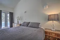 Cabin w/ Hot Tub & Views: 1 Mile to Alyeska Resort