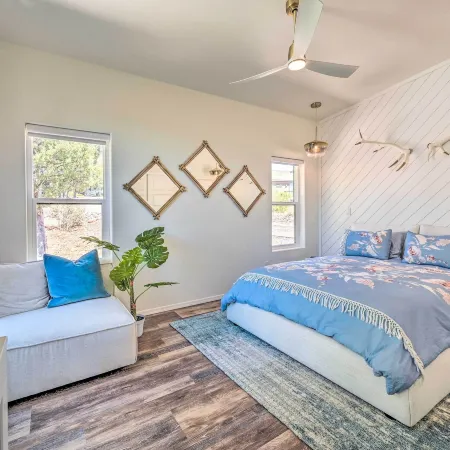 Mtn Views & Gas Fire Pit: Luxe Pine Escape!
