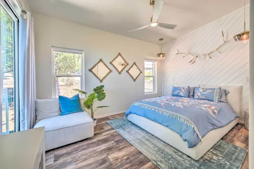 Mtn Views & Gas Fire Pit: Luxe Pine Escape! - 3-Star