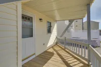 Old Ocean Beach Apt by Pier + Palace Playland - Apartments