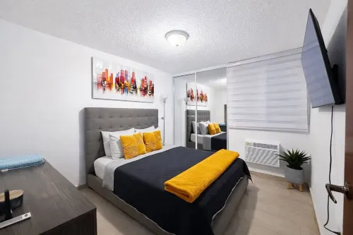 Bayshore Apt.|2PPL| Beach| Balcony| Top Location